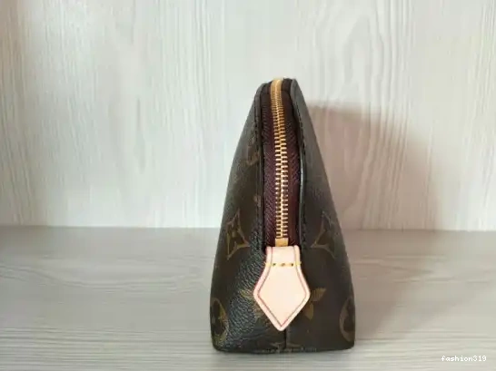 POUCH COSMETIC LOUIS VUITTON 0413